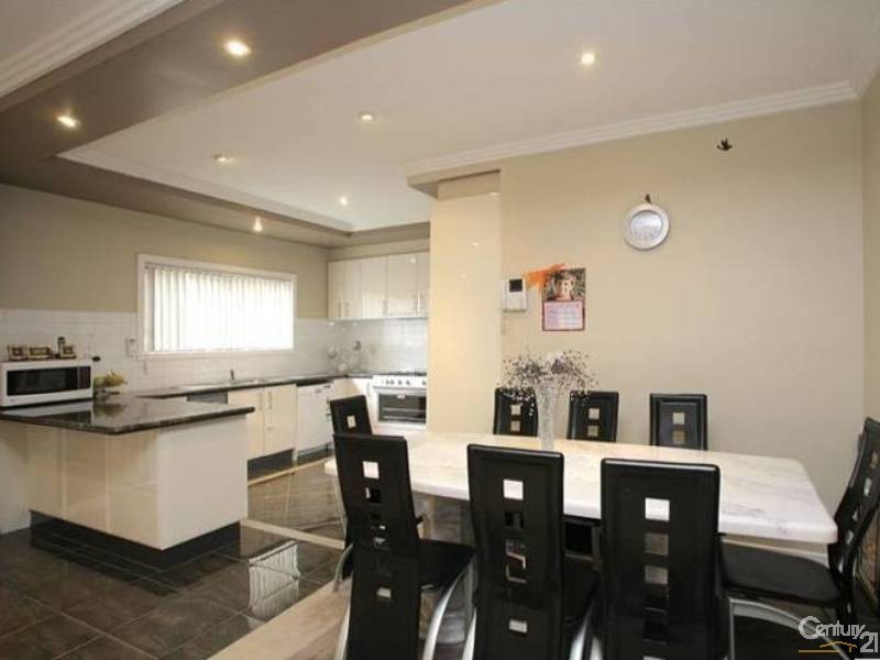 16 Hopegood Place, Lynbrook VIC 3975