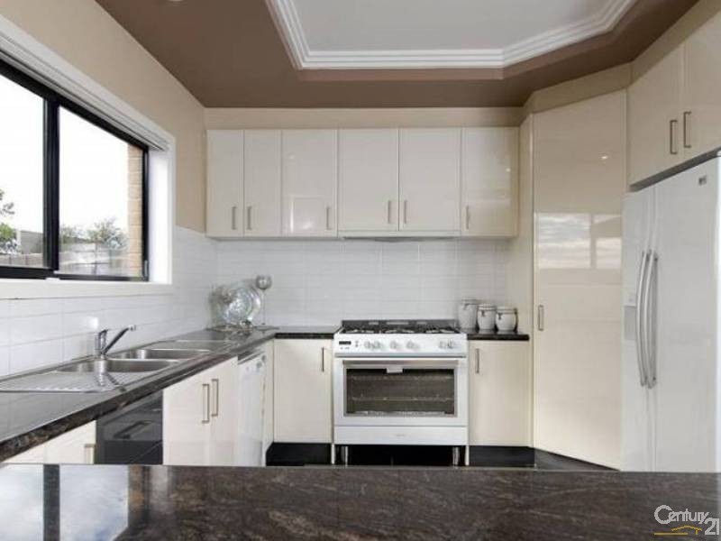 16 Hopegood Place, Lynbrook VIC 3975