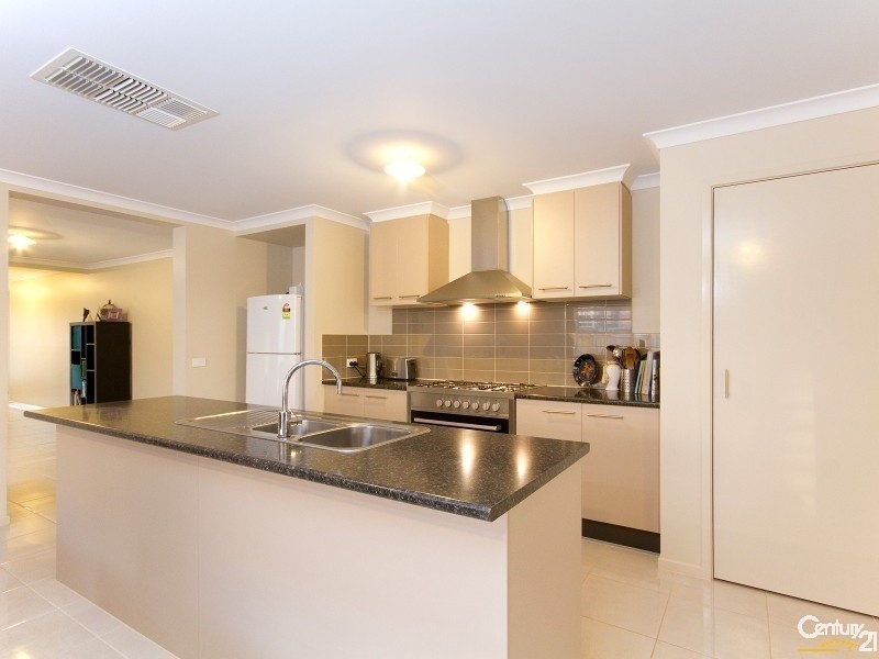 85 John Russell Road, Cranbourne West VIC 3977