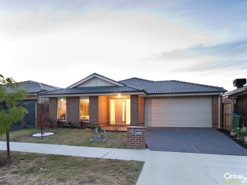 85 John Russell Road, Cranbourne West VIC 3977