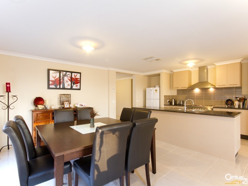 85 John Russell Road, Cranbourne West VIC 3977