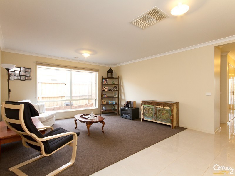 85 John Russell Road, Cranbourne West VIC 3977