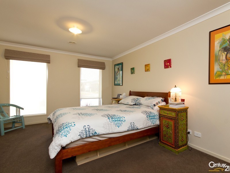 85 John Russell Road, Cranbourne West VIC 3977