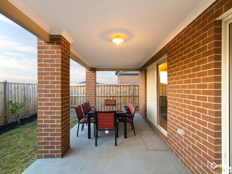 85 John Russell Road, Cranbourne West VIC 3977