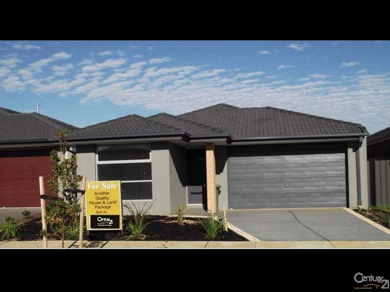 6 Cob Terrace, Clyde North VIC 3978