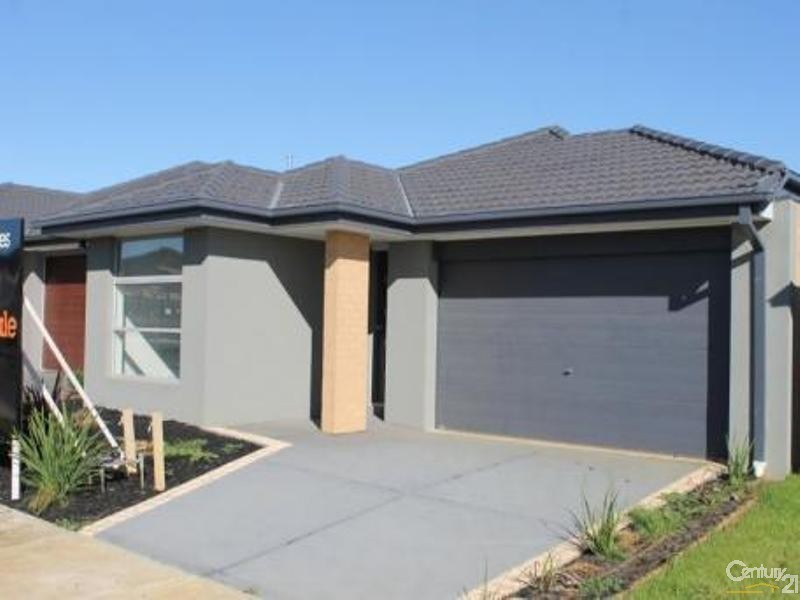 6 Cob Terrace, Clyde North VIC 3978