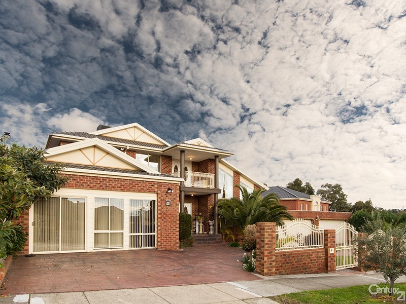 4 Tirhatuan Drive, Rowville VIC 3178