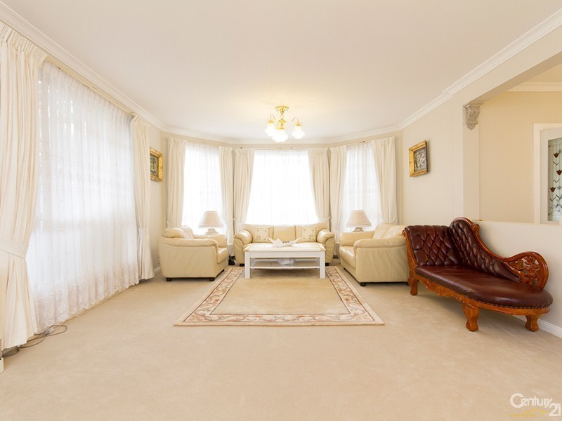 4 Tirhatuan Drive, Rowville VIC 3178