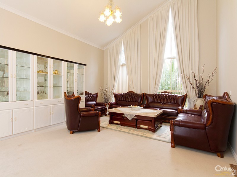 4 Tirhatuan Drive, Rowville VIC 3178