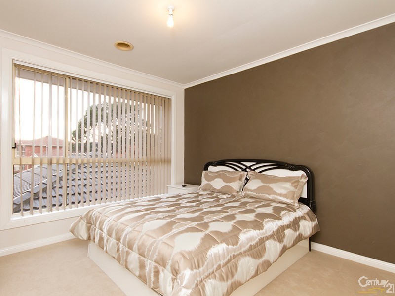 4 Tirhatuan Drive, Rowville VIC 3178