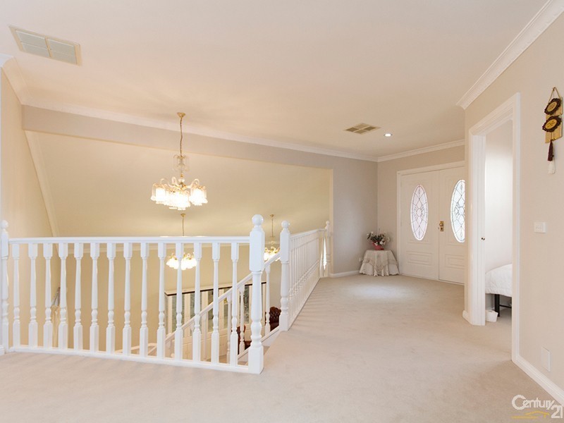 4 Tirhatuan Drive, Rowville VIC 3178