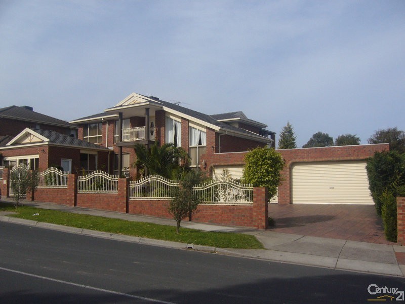 4 Tirhatuan Drive, Rowville VIC 3178