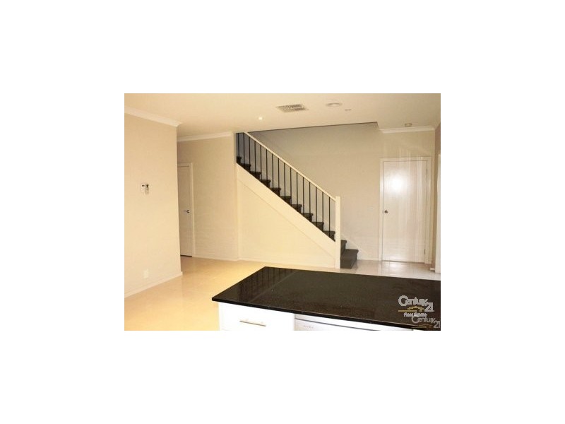 5/12-14 Kingsfield Cres, Lynbrook VIC 3975