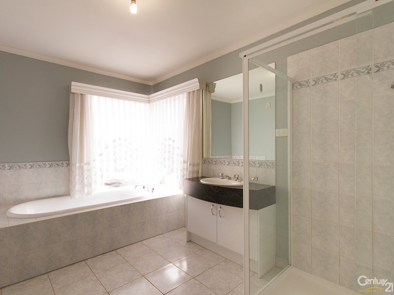 13 Wattlebird Court, Narre Warren VIC 3805