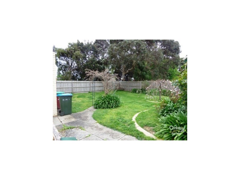 22 Edinborough St, Hallam VIC 3803