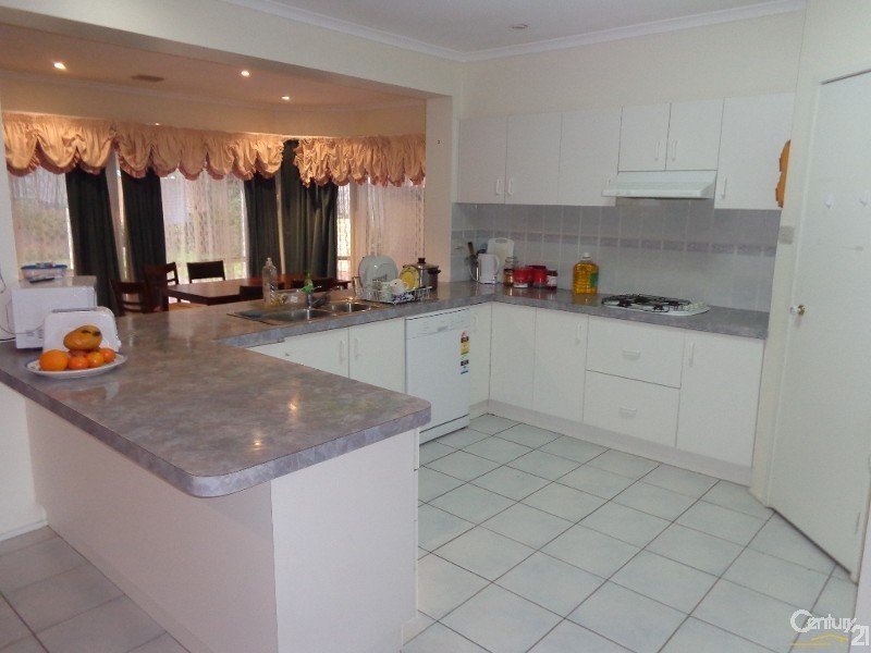 42 Eleanore Crescent, Hallam VIC 3803