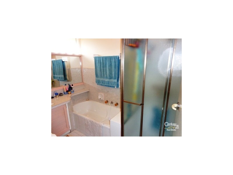 6 Mark Crt, Hampton Park VIC 3976