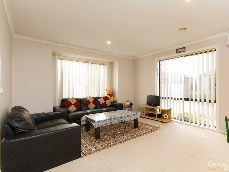 4/9 Carly Close, Narre Warren South VIC 3805