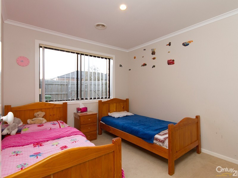 4/9 Carly Close, Narre Warren South VIC 3805