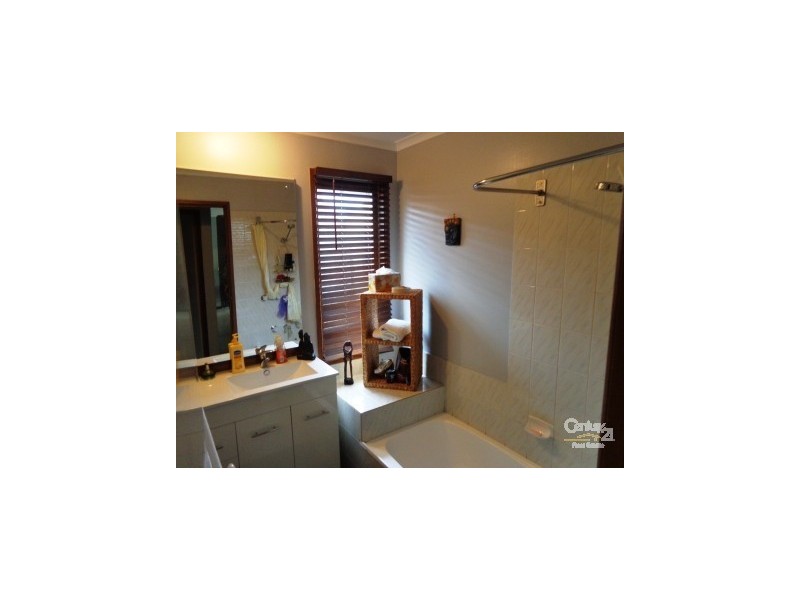 3 Isaac Edey Pl, Hampton Park VIC 3976