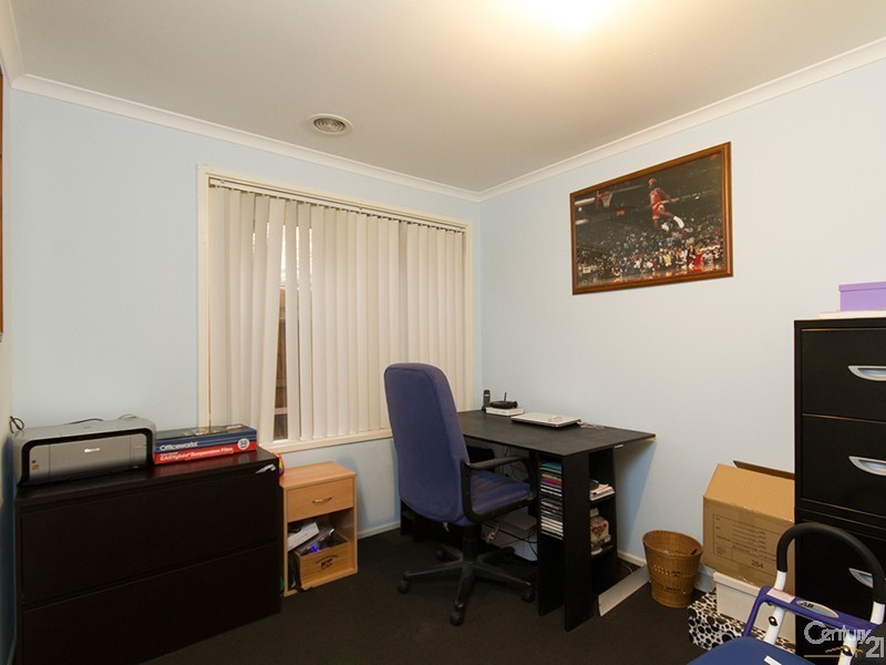 13 General Joshua Drive, Hampton Park VIC 3976