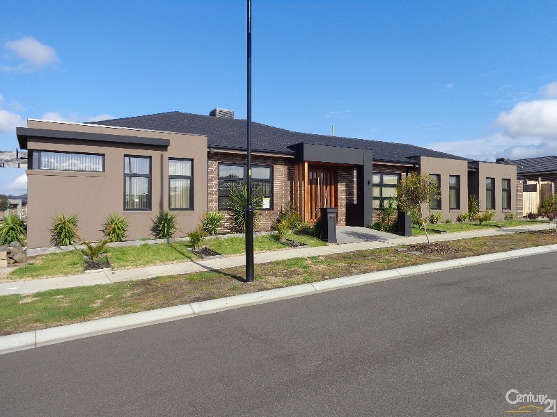 39 Everlasting Boulevard (Cnr Stocks Drive), Cranbourne West VIC 3977