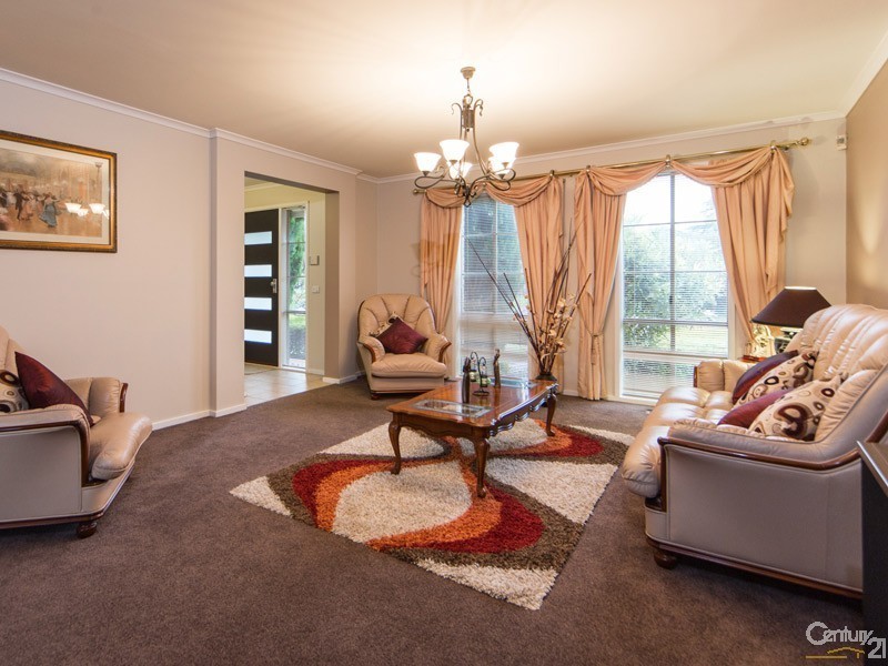 5 Eleanore Crescent, Hallam VIC 3803
