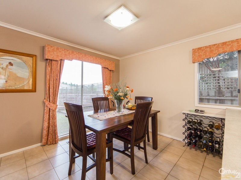 5 Eleanore Crescent, Hallam VIC 3803