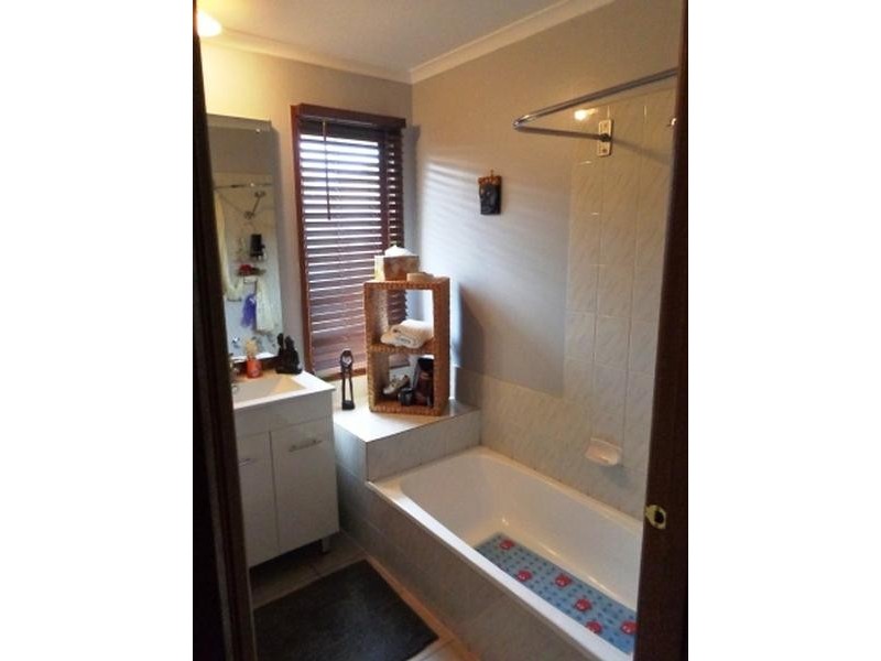 3 Isaac Edey Pl, Hampton Park VIC 3976