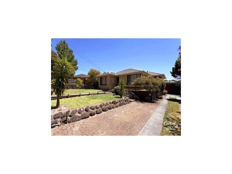 5 Thredbo Crt, Dandenong North VIC 3175