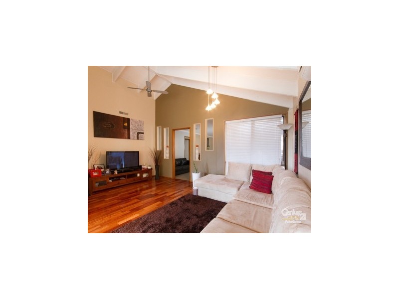 16 General Joshua Dve, Hampton Park VIC 3976