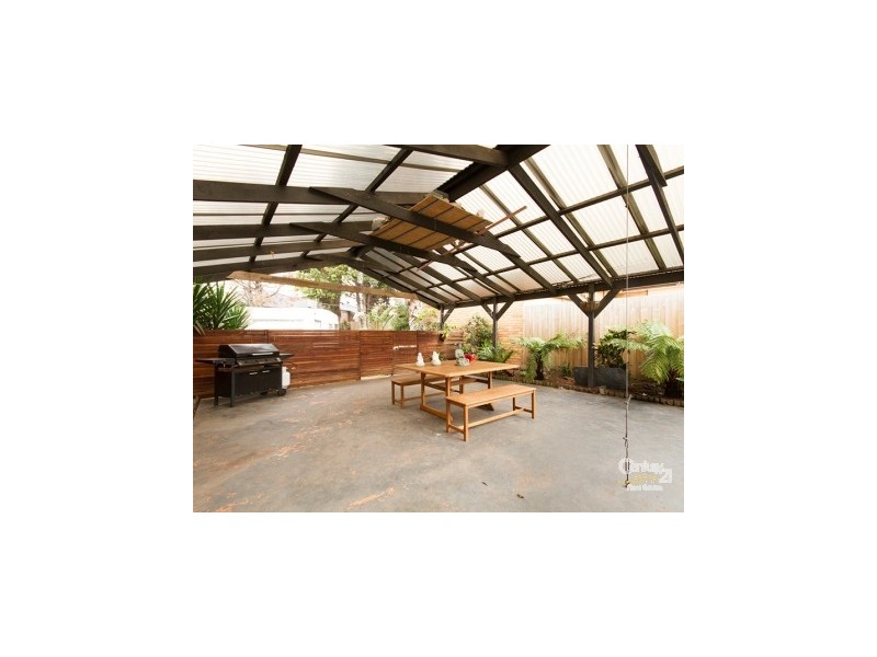 16 General Joshua Dve, Hampton Park VIC 3976