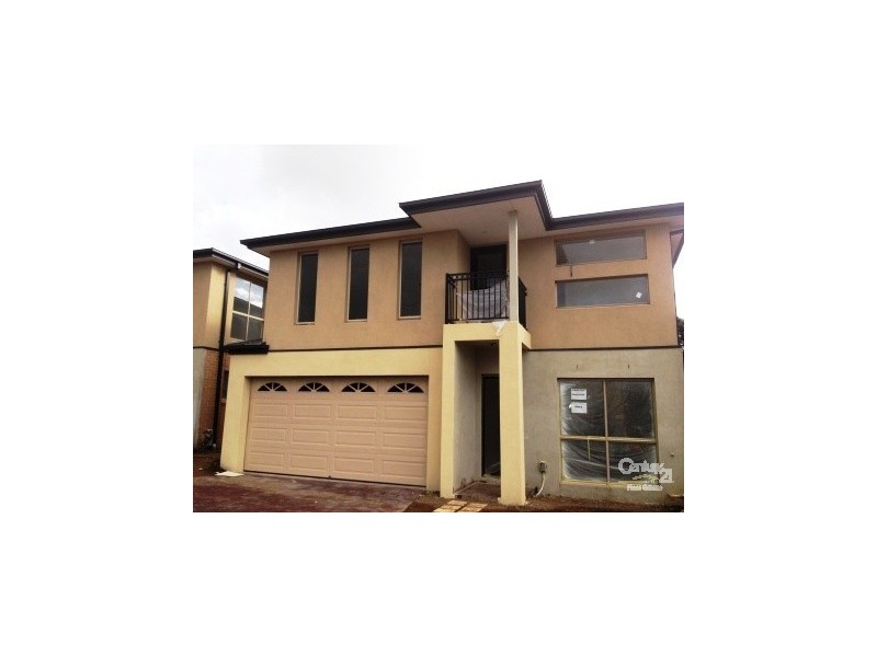 2/19 Keller Crt, Hampton Park VIC 3976