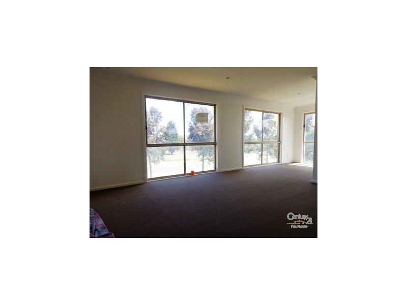 2/19 Keller Crt, Hampton Park VIC 3976