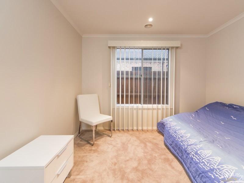 4 Kingsbarn Court, Cranbourne VIC 3977