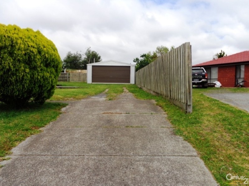 35 Lesley Dve, Hampton Park VIC 3976