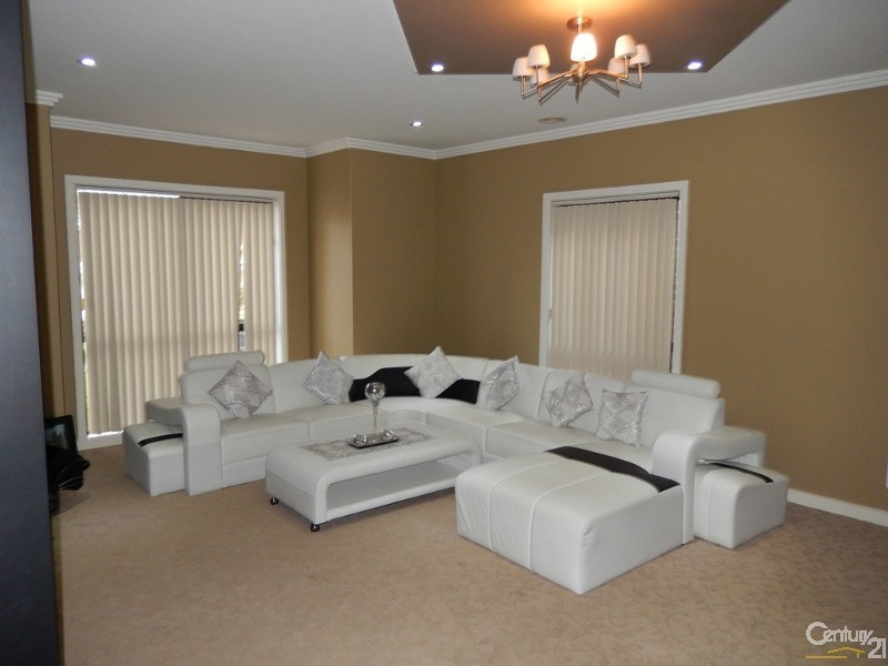 16 Hopegood Place, Lynbrook VIC 3975