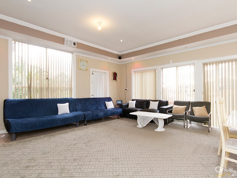 4 Tirhatuan Drive, Rowville VIC 3178