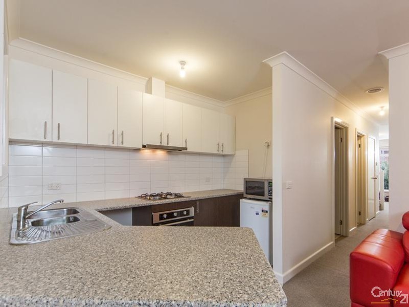 8/4 Young Road, Hallam VIC 3803