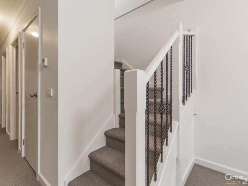 8/4 Young Road, Hallam VIC 3803