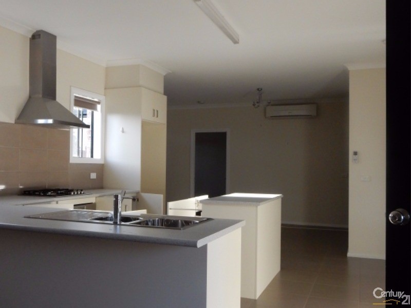 50a Robjant St, Hampton Park VIC 3976