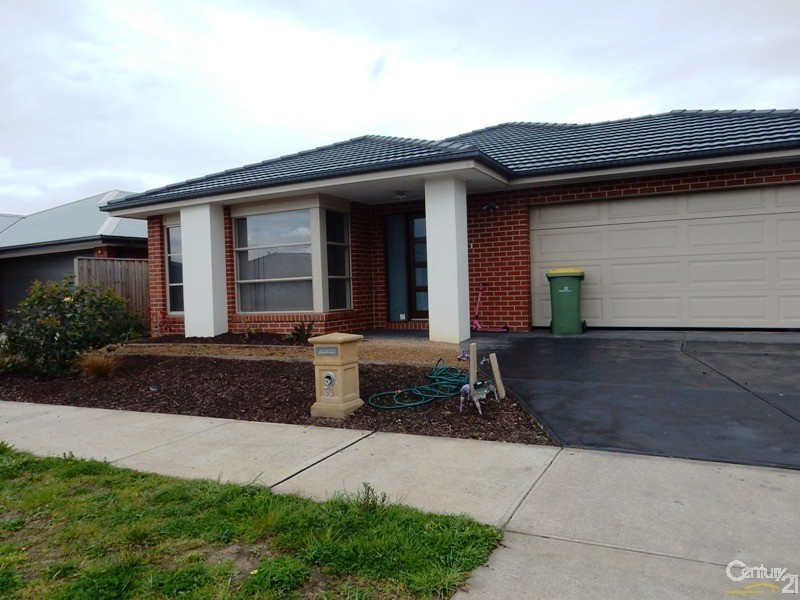 33 Verdant Avenue, Officer VIC 3809