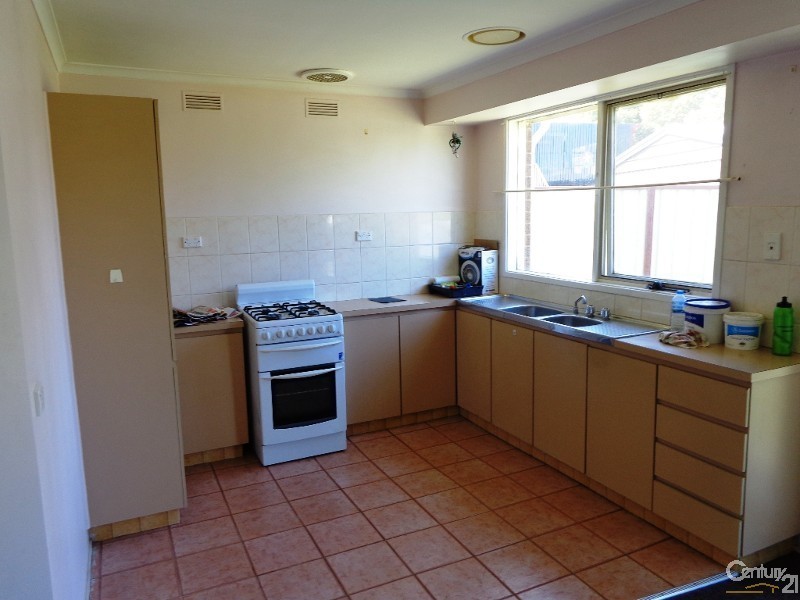 9 Prospect Hill Cres, Dandenong North VIC 3175
