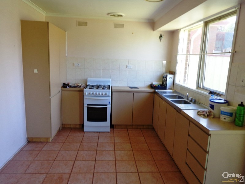 9 Prospect Hill Cres, Dandenong North VIC 3175