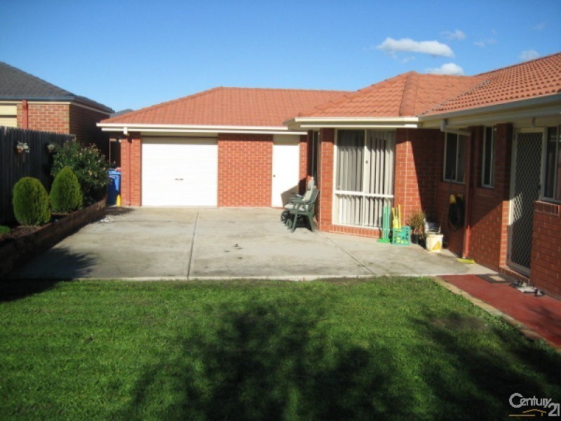 17 Glenisla Way, Berwick VIC 3806