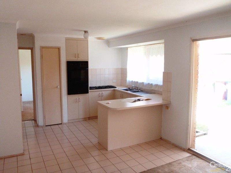 10 Miranda Gardens, Hampton Park VIC 3976