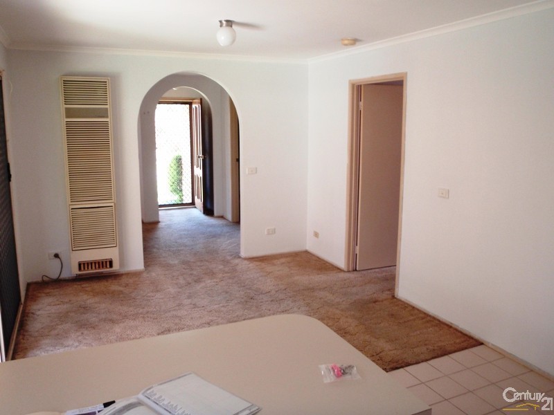 10 Miranda Gardens, Hampton Park VIC 3976