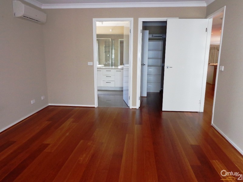 75 Broad Oak Drive,, Cranbourne East VIC 3977