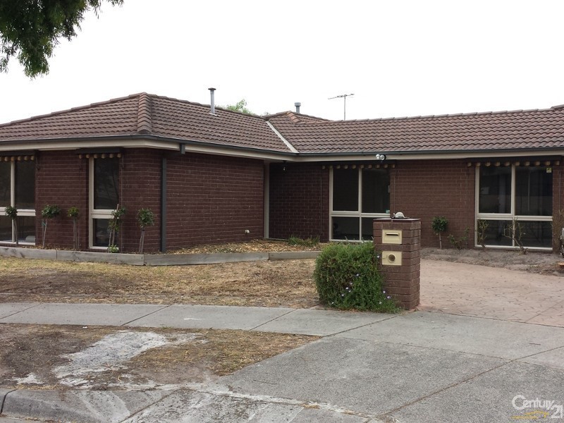 28 Robinson Cres, Hampton Park VIC 3976