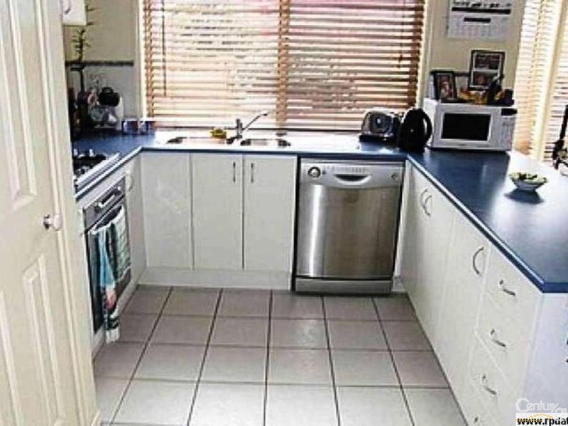 25 Breamlea Way, Cranbourne West VIC 3977